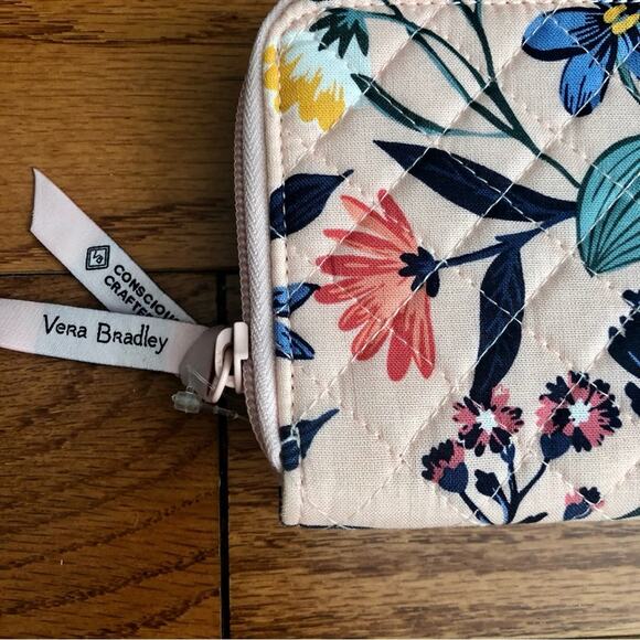Vera Bradley RFID Jordin Continental Floral Quilted Paradise Coral Wallet NWOT - Picture 4 of 7